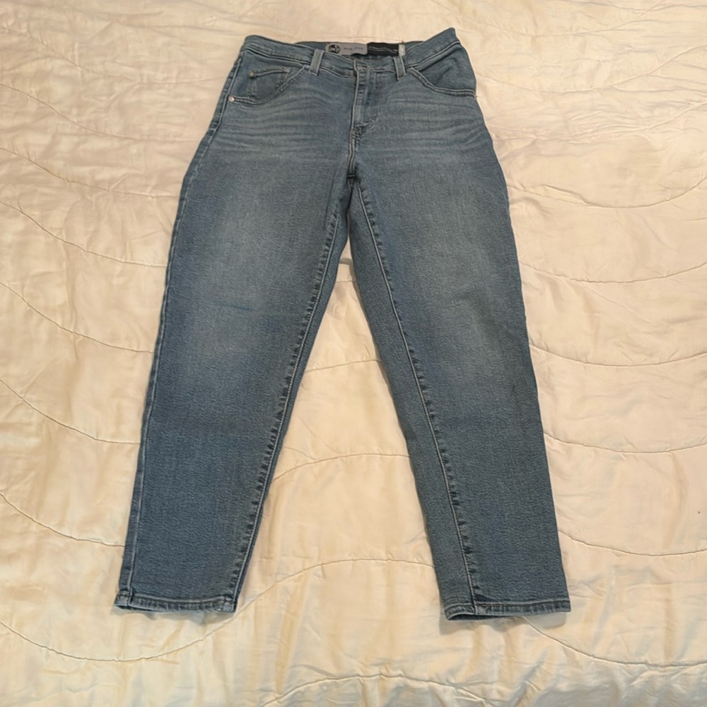 Silver Tab Levi Mom Jean Size 28 - Worn once!